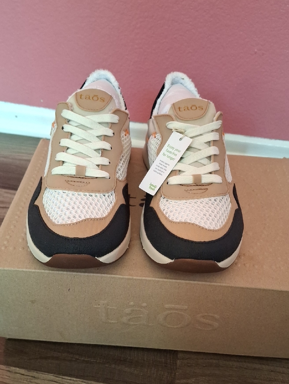Taos Footwear Black Taupe Multi Women's Sneakers
